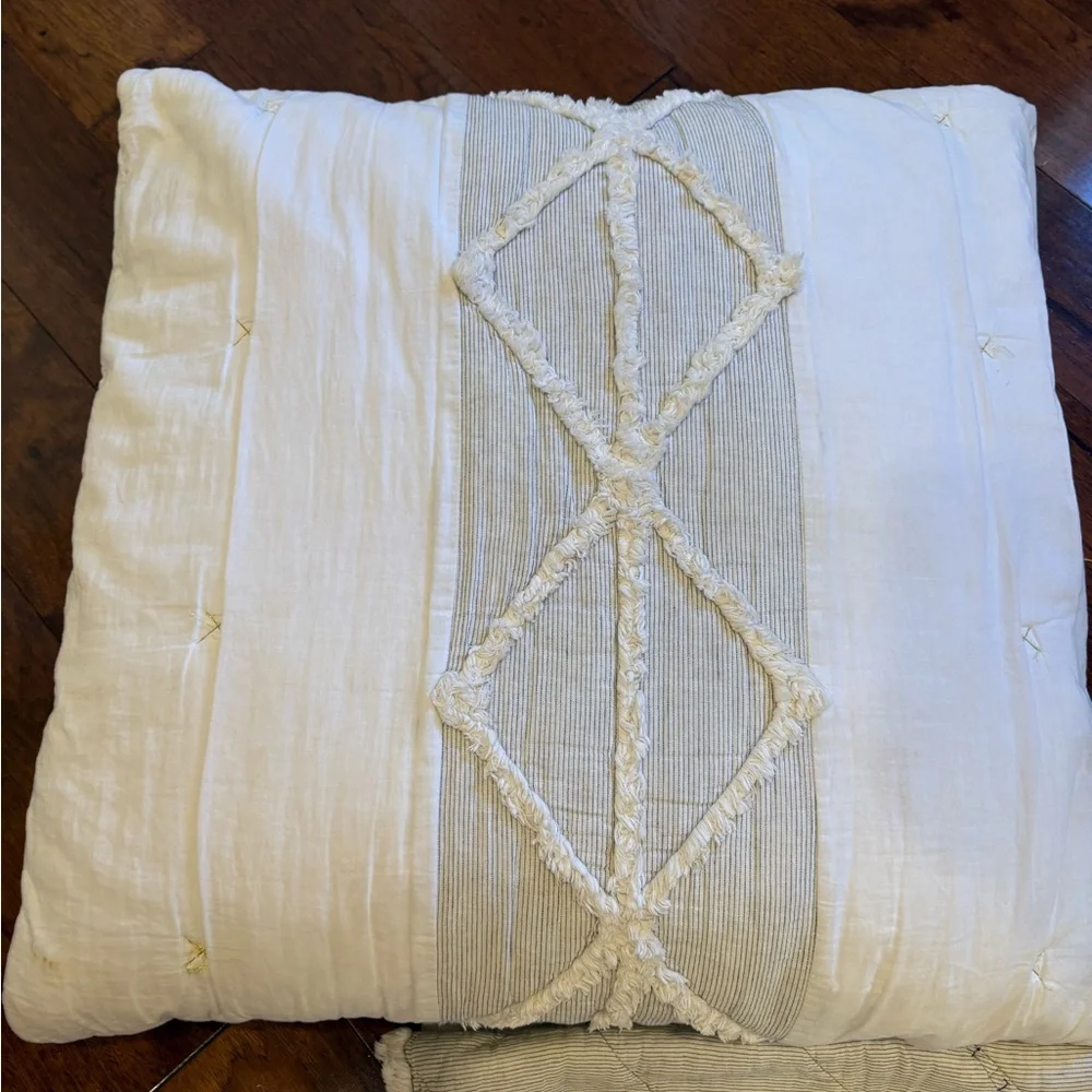 Anthropologie Cream and White Pillow Set - Picture 2 of 4